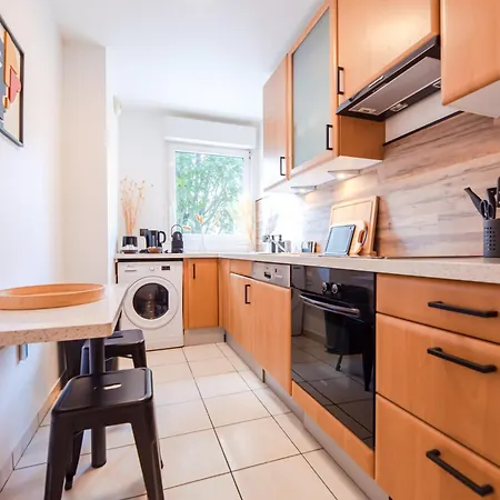 Cia - Flat With Balcony In East Paris, Buttes Chaumont * Parigi