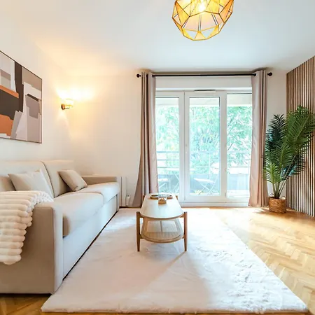 Appartamento Cia - Flat With Balcony In East Paris, Buttes Chaumont Parigi