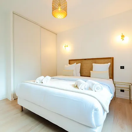 Cia - Flat With Balcony In East Paris, Buttes Chaumont Parigi