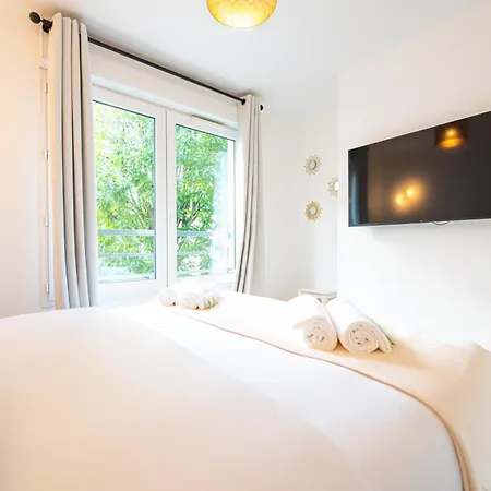 Cia - Flat With Balcony In East Paris, Buttes Chaumont Appartamento