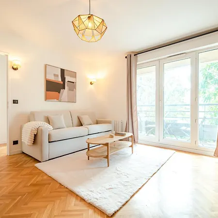 Appartamento Cia - Flat With Balcony In East Paris, Buttes Chaumont Parigi