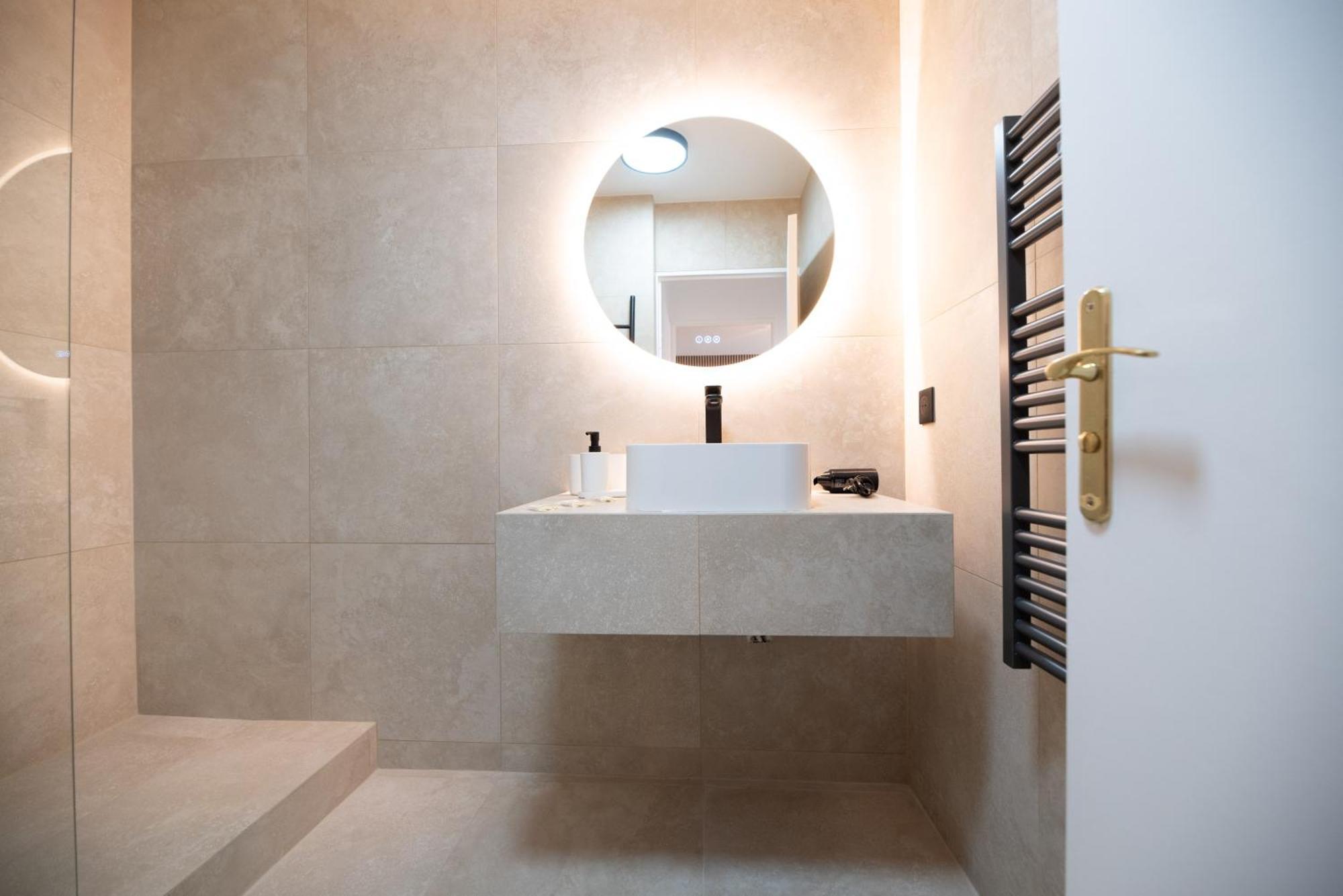 Cia - Flat With Balcony In East Paris, Buttes Chaumont Appartamento Parigi