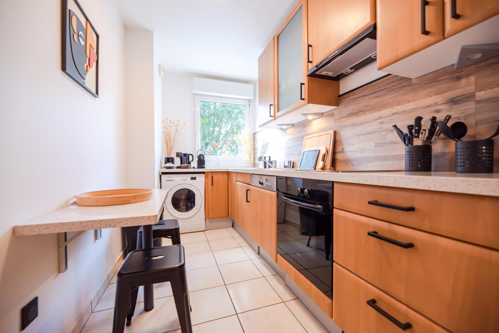 Cia - Flat With Balcony In East Paris, Buttes Chaumont * Parigi
